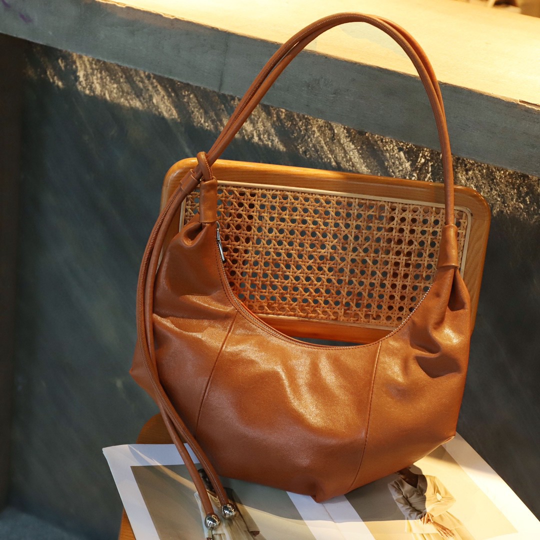 Celebrity Style Crossbody Bag Genuine Leather Original Design Shoulder Bag Underarm Bag Large Capacity Commuter Bag For Women - Thumbnail 6