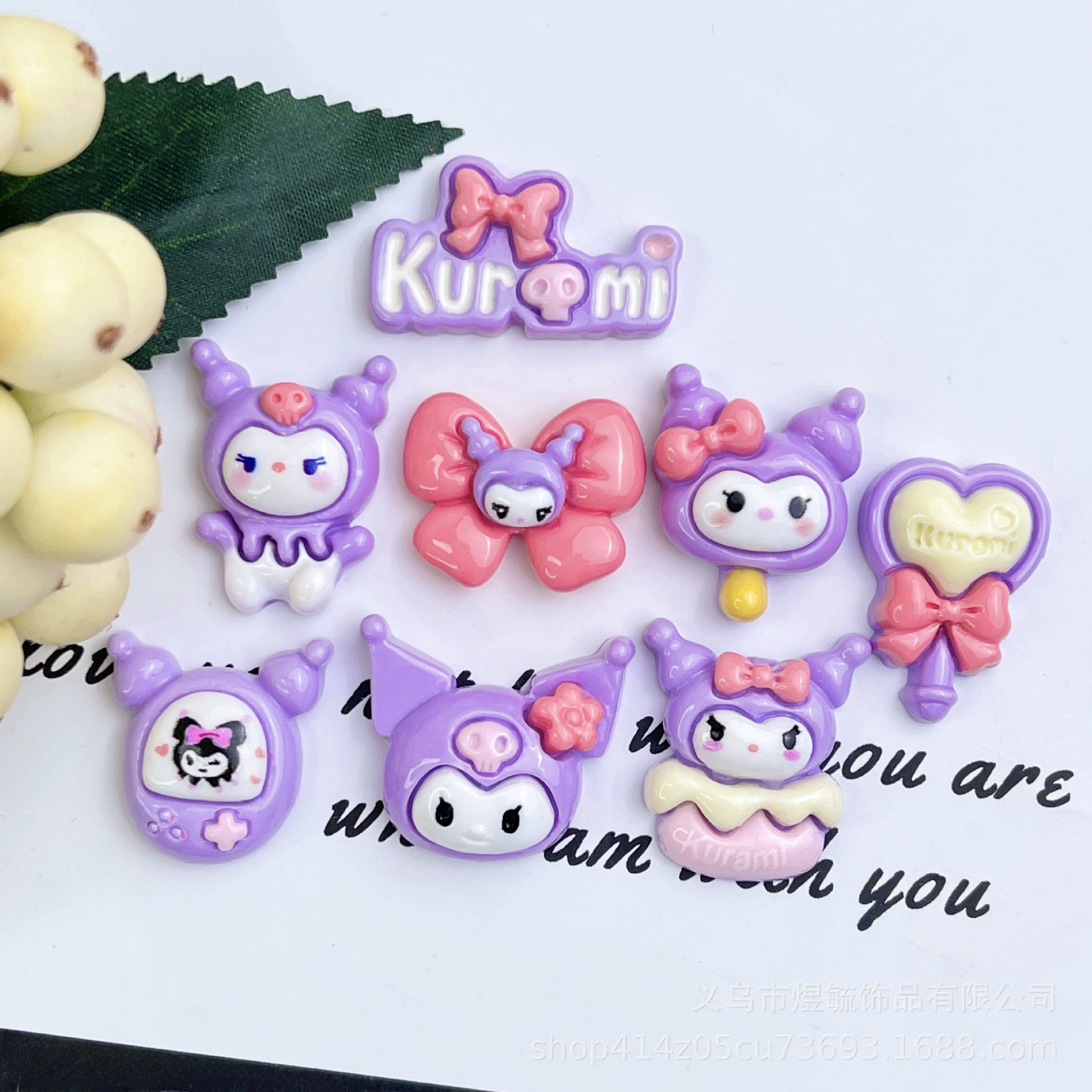 Очаровательные мультяшные аксессуары: обувь, чехлы для телефонов и заколки для волос от - стиль трендового интернет-знаменитости!