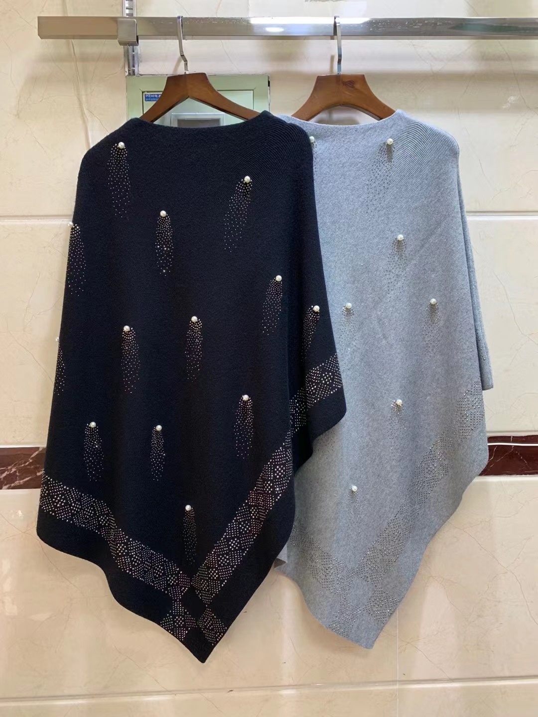 Nuevo rhinestone caliente fuera del cuello de la camisa del Batwing pin camisa de las mujeres pullover temperamento diosa estilo adelgazante versátil primavera y otoño chal exterior