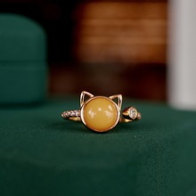 天然老蜡猫咪戒指S925纯银简约设计鸡油黄蜜蜡爆款抖音电商货源