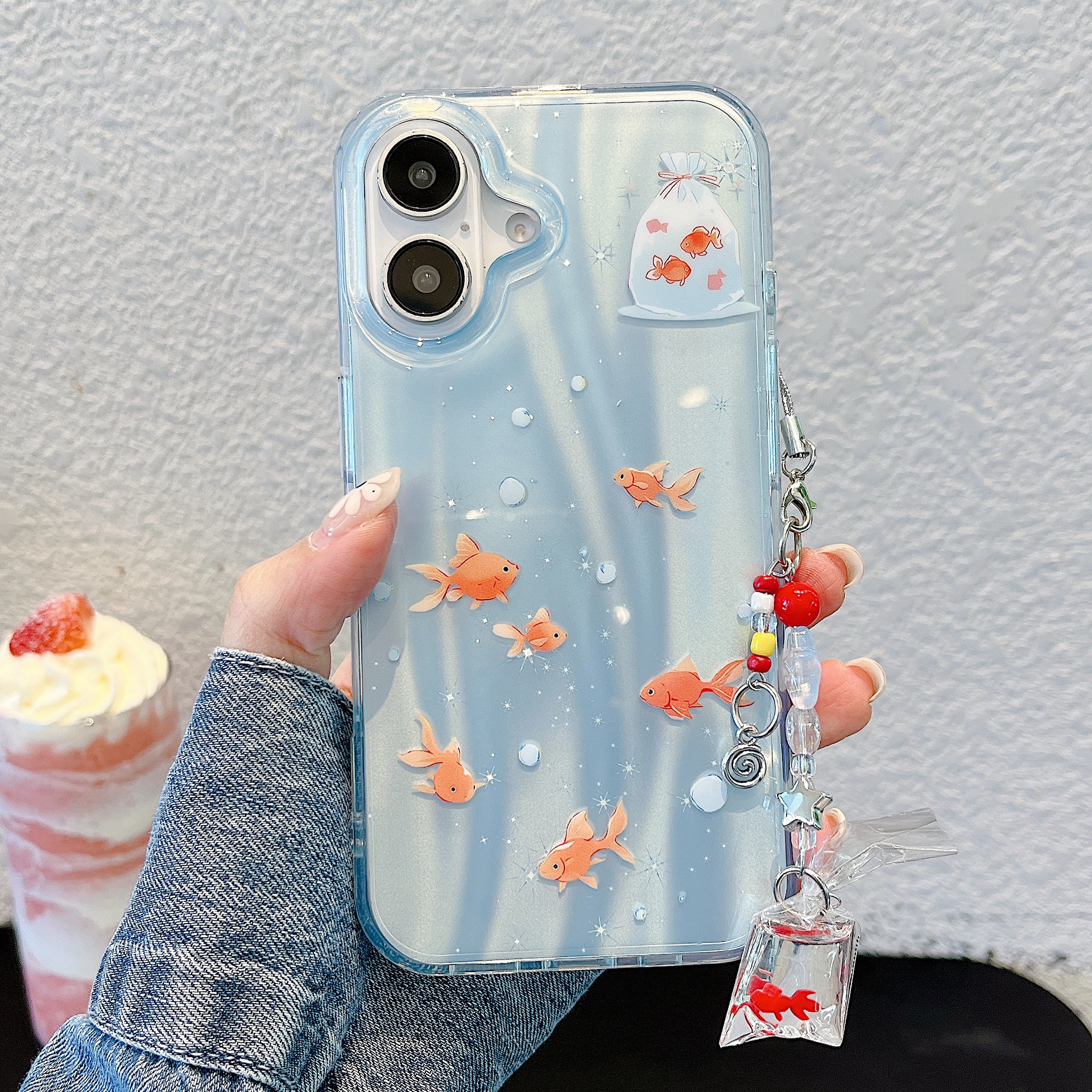 Verano pequeño y fresco Lucky Goldfish Koi para Apple 16ProMax funda para teléfono 15/14 Nuevo 13 femenino 15Pro