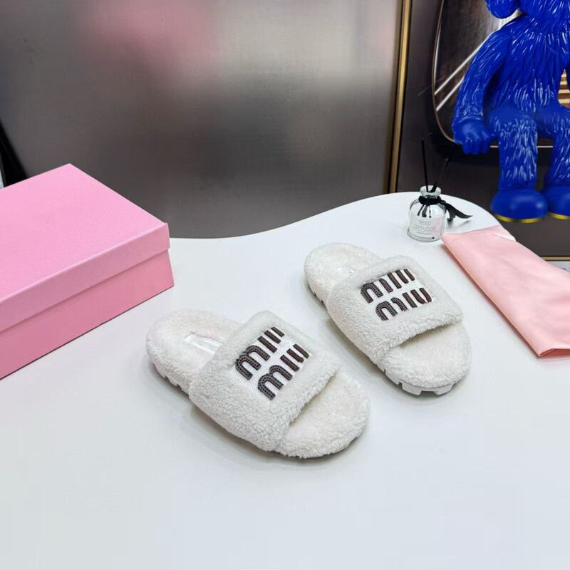 2025 Autumn and Winter New Style Miu Miu Lamb Wool One-Piece Thick-Soled Slippers for Women Casual Versatile Warm Fur Outer Wear Slippers for Women