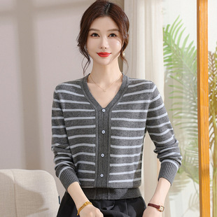 Cross-Border Mother's Clothing Autumn and Winter New Knitted Striped Cardigan Slim Fit Age-Reducing Loose Slim Fit Baita Cardigan Jacket