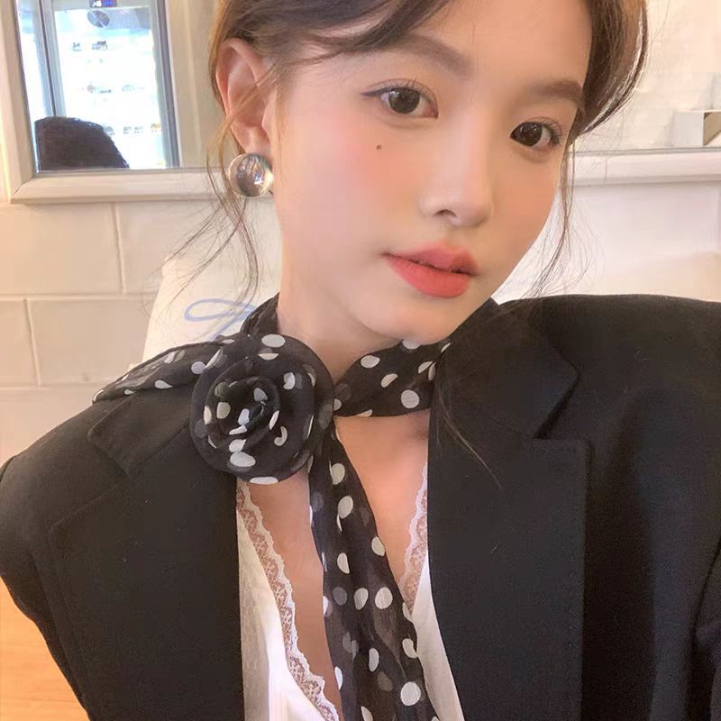 2026 Spring New Style Sweet Retro Floral Silk Scarf for Women, Light Luxury Elegant Long Scarf Accessory Trend