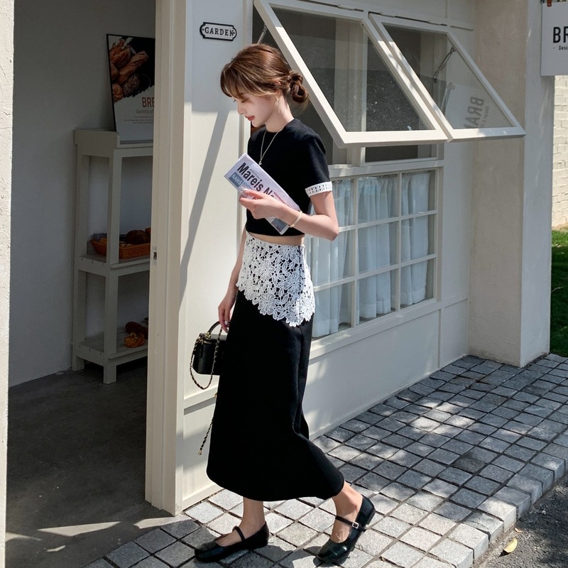 黒のハイエンドファッションスーツスカート女性のための夏の2025新しい韓国スタイルのウエストレスTシャツレーススカート2点セット|undefined