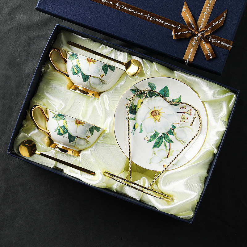 Juego de tazas de café de estilo europeo cuidadosamente seleccionado Taza de té de flores de porcelana de hueso Taza de té negro inglés para el hogar de cerámica Juego de té de la tarde