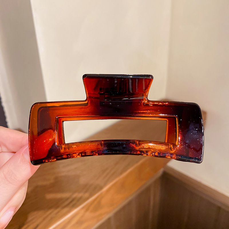 Clip de agarre de color café de Maillard, gran cantidad de cabello de alta calidad, clip grande, elegante, simple coreano, sin dañar el cabello, clip de tiburón, mujer