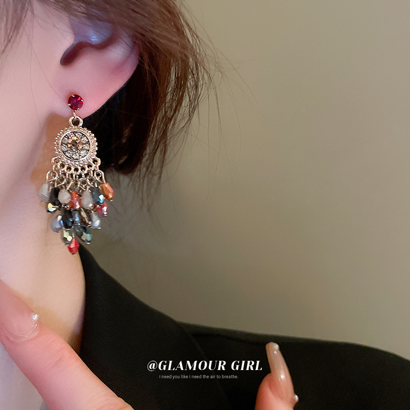 Pendientes de borla de cristal de flor de diamante con aguja de plata Pendientes de lujo ligero de estilo étnico retro Pendientes de sentido avanzado de nicho para mujer