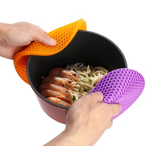 Food-grade kitchen tableware tea cup mat plate mat silicone honeycomb heat insulation mat drip mat pot mat factory