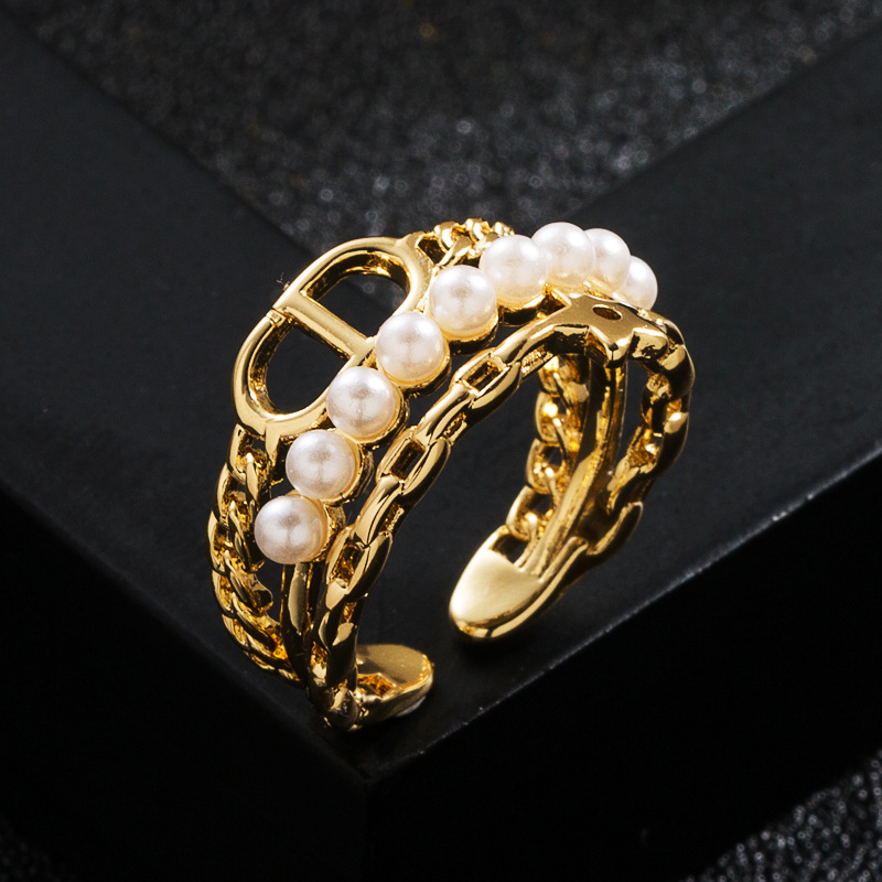 Anillo De Letra Ajustable Con Apertura De Perla De Arroz Chapado En Cobre De Oro De 18 Quilates display picture 4