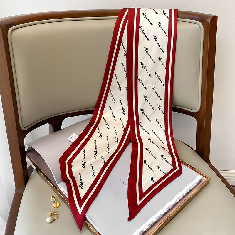 Temperament red edge letters