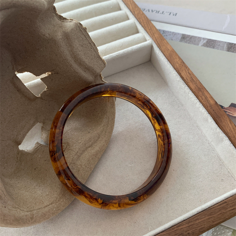 23g Weight Acrylic Pendant Material Bangle Classification Arylic Chain Material 1 Piece Quantity Banquet, Party, Street Occasion Acrylic Material Solid Color Pattern Women's Gender Retro, Streetwear Style Retro Streetwear Solid Color Acrylic Bangles Wholesale 20