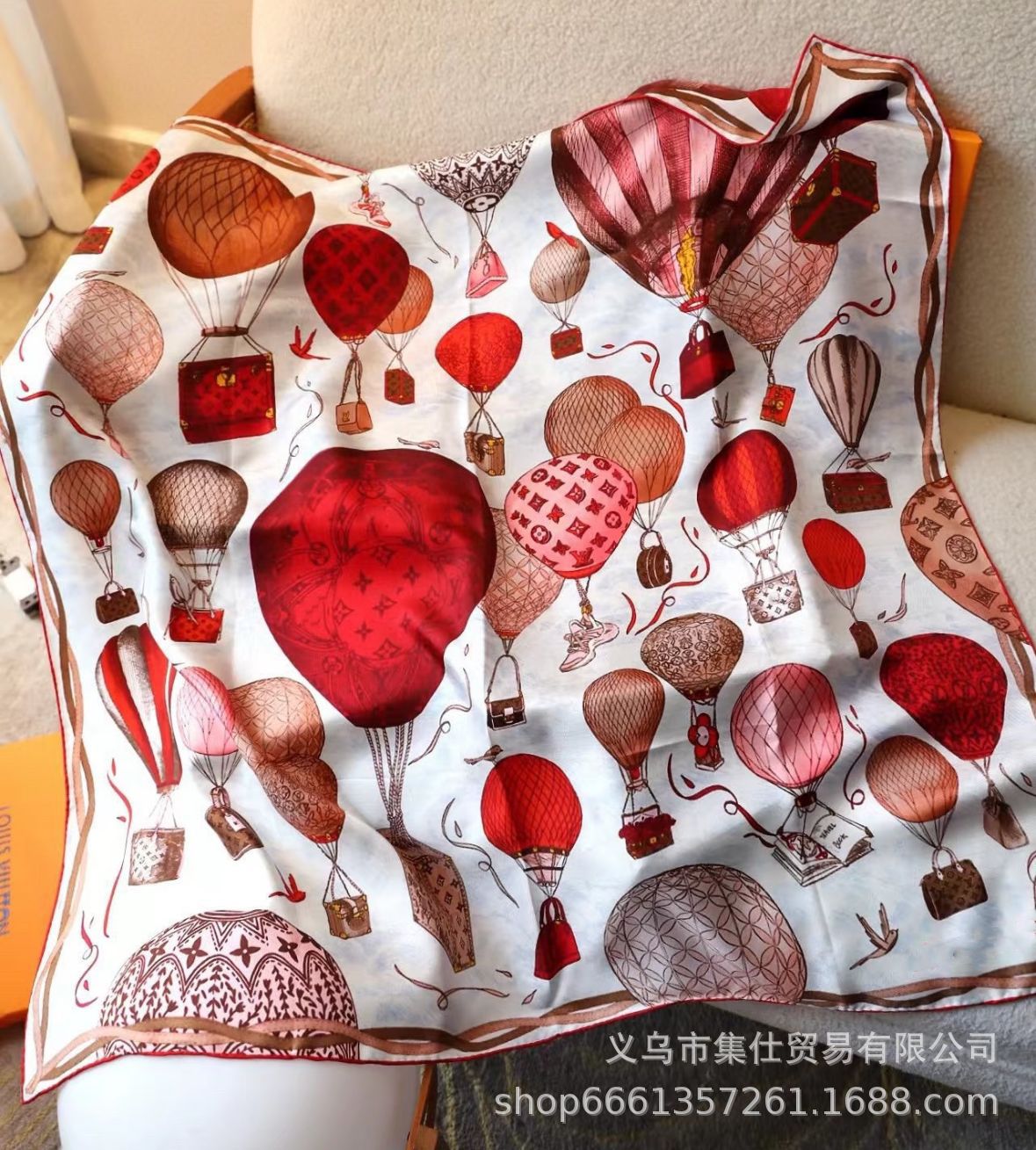 Bufandas de seda de moda europeas y americanas transfronterizas bufandas elegantes de alta calidad lujosas impresión de letras de seda impresión caliente en el extranjero