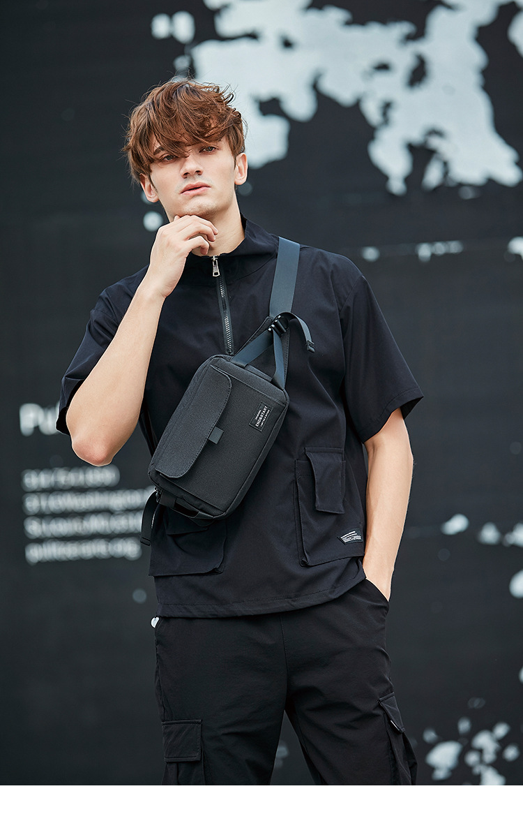 Classic Men's Messenger Bag For Commuting And Sports Performance_voghion.com
