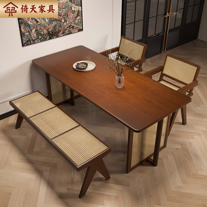 倚天北歐藤編實木餐桌帶椅子家用小戶型吃飯的桌子民宿原木風飯桌