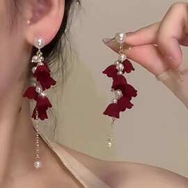 「爱意随风」红丝绒铃兰花流苏珍珠耳钉女小众方圆脸耳环轻奢耳饰