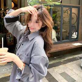 竖条纹衬衫外套女秋季新款设计感宽松衬衣韩版复古长袖上衣服