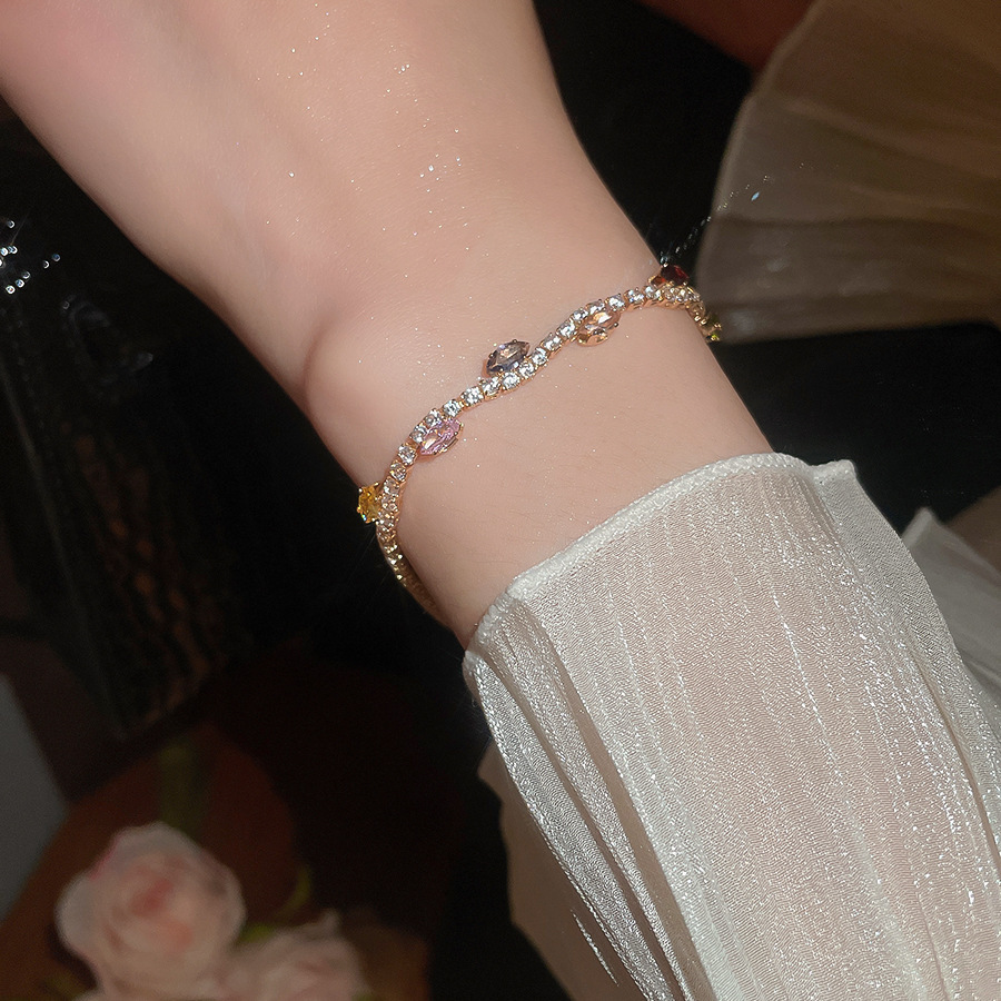 Pulsera de apertura geométrica de malla de flor de circón, pulsera retro de lujo ligero exquisito europeo y americano