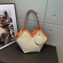 ���lС����ĸ��y����С����Ů��2025���¿��p�݆μ��ͨ��Ҹ�°�