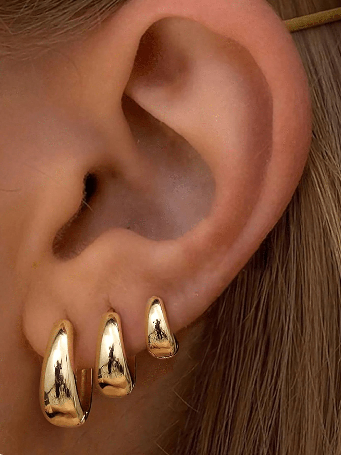 Men’s Titanium Stud And Small Hoop Earring Set Is Hypoallergenic, Tarnish-resistant And Ideal For Daily Wear. Sleek And Modern, It Creates Stunning L_voghion.com
