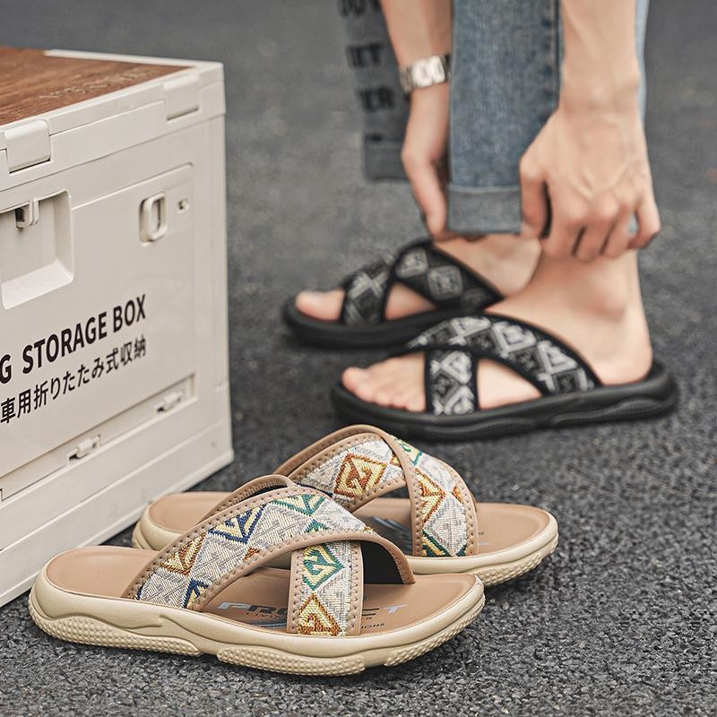 2025 nuevas chanclas de fondo grueso para uso al aire libre, zapatillas casuales diarias para hombres Q lona elástica de fondo suave para hombres