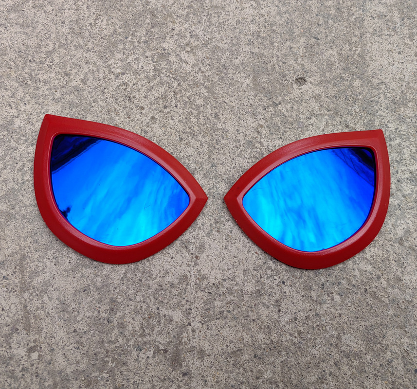 Пара обычных линз «Сердце-в-глаза»