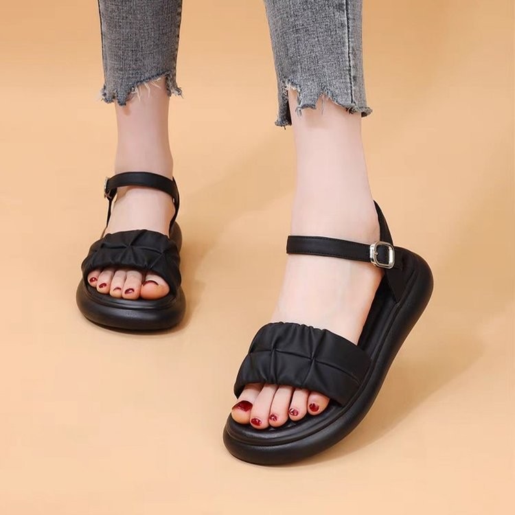 Sandalias de hadas con suela gruesa para mujeres 2026 nuevo outerwear de verano con falda de estilo extranjero con zapatos de playa con suela suave