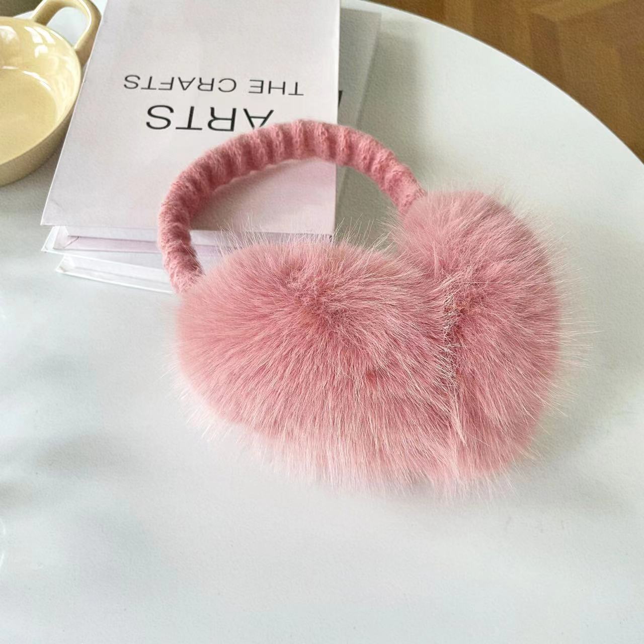 財閥の千金の白いウサギの毛の耳に似せて、毛の耳をかぶせて、保温して、耳を保護します。