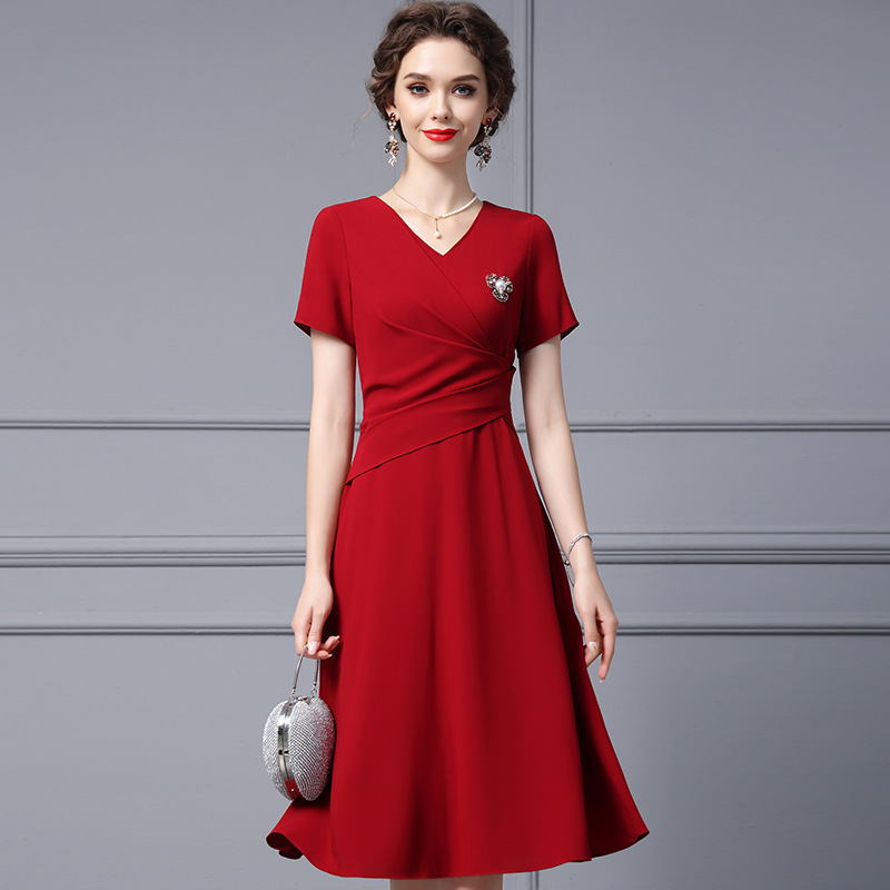 Zhili Red Dress for Women, New Summer 2026 Model, Formal Occasion V-Neck Slim-Fit Mid-Length A-Line Dress