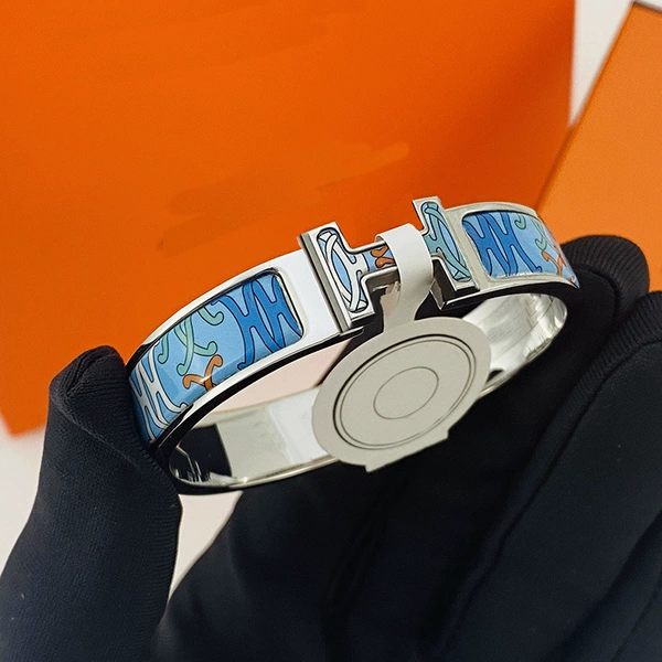 High version H bracelet. Silver+light blue saddle