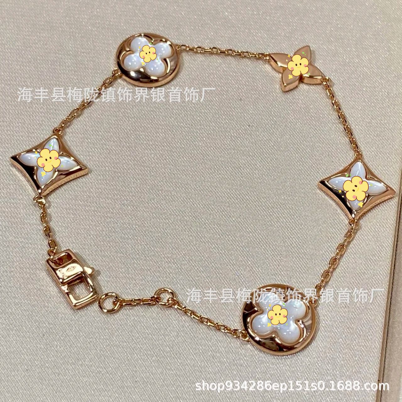 Donkey Familyの新作高級版四つ葉のクローバー五花ブレスレット、女性用18金メッキ、オールドフラワーパウダーシェルネックレス、アマゾナイトイヤリング