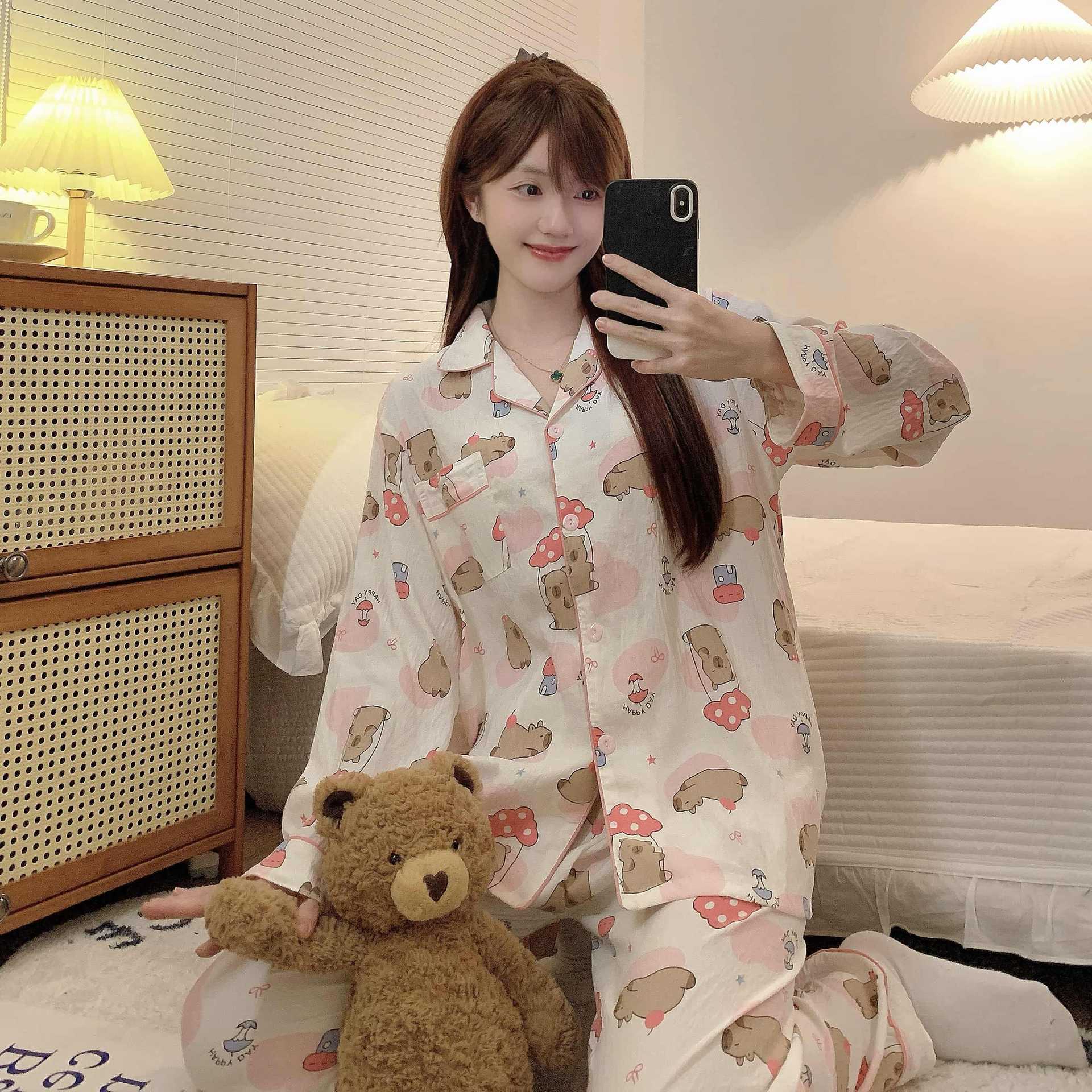 Pijamas al por mayor transfronterizos de primavera y otoño nubes de algodón pantalones de manga larga cardigans lindos con cojín de pecho se pueden usar ropa de hogar