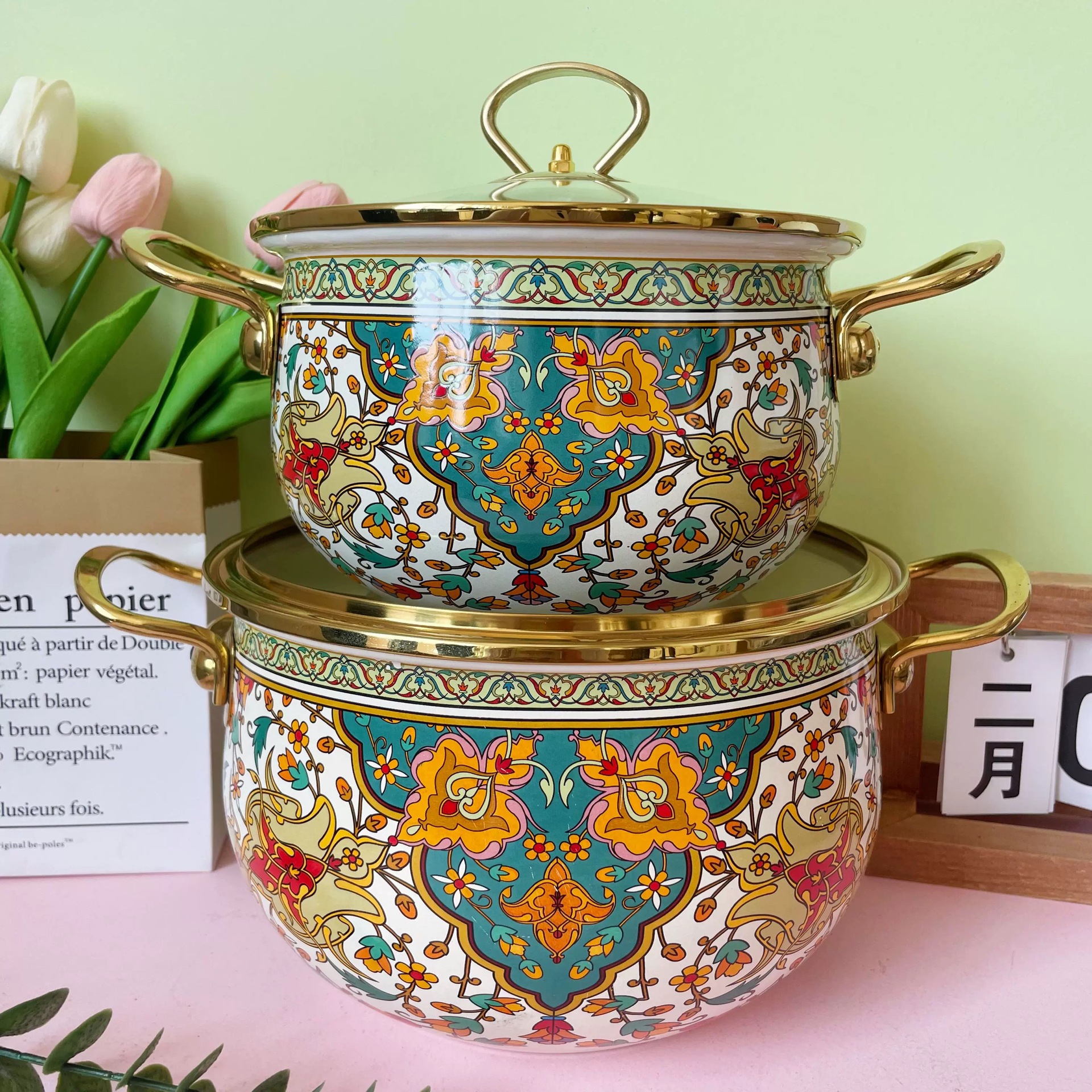 Enamel Pot, Soup Pot, Double-Handle Pot, Enamel Apple Pot, Suitable for Induction Cooker and Gas Stove, Stewing Soup, Environmentally Friendly Enamel Material, for Home Use