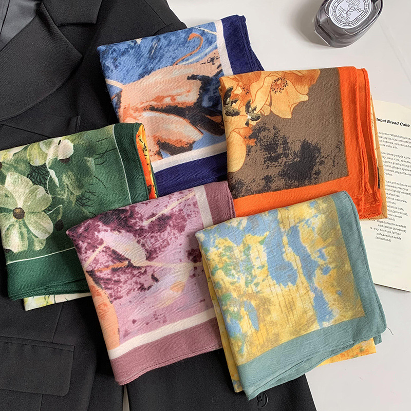 Bufandas de seda cuadrada alta sensación 2025 nueva impresión coreana de 65cm bufandas de seda cuello bufandas bufandas al por mayor
