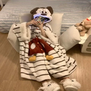 冬季加厚珊瑚绒可爱卡通连帽睡袍女士家居服保暖舒适