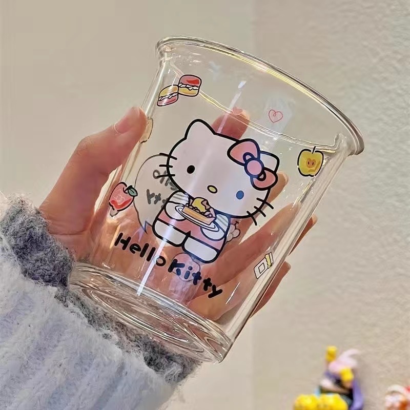 고양이 + 유리 빨대