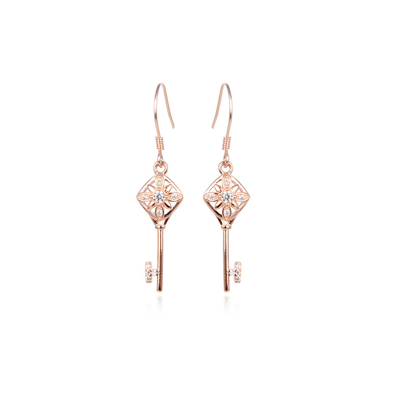 Estilo simple accesorios en forma de llave de diamante estilo japonés y coreano s925 pendientes de circón de plata pendientes de las mujeres populares