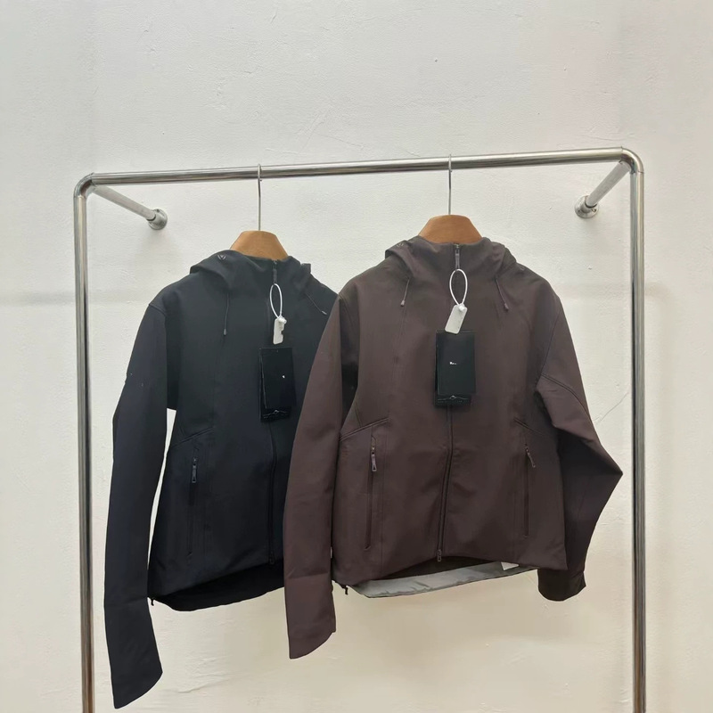 Item No. 586: Sun M8 Women's Casual Outdoor Softshell Jacket with Hood Item No. 586: Sun M8 Women's Casual Outdoor Softshell Jacket with Hood
