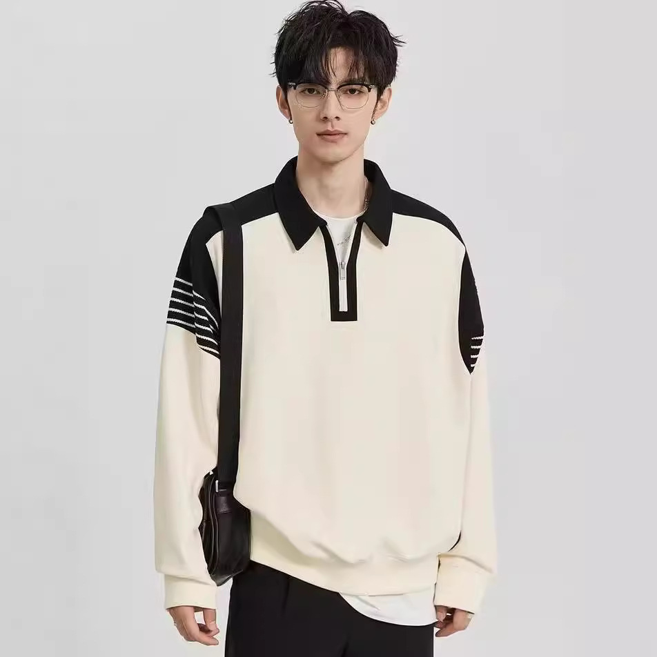 Colored knitted sweater with zipper
