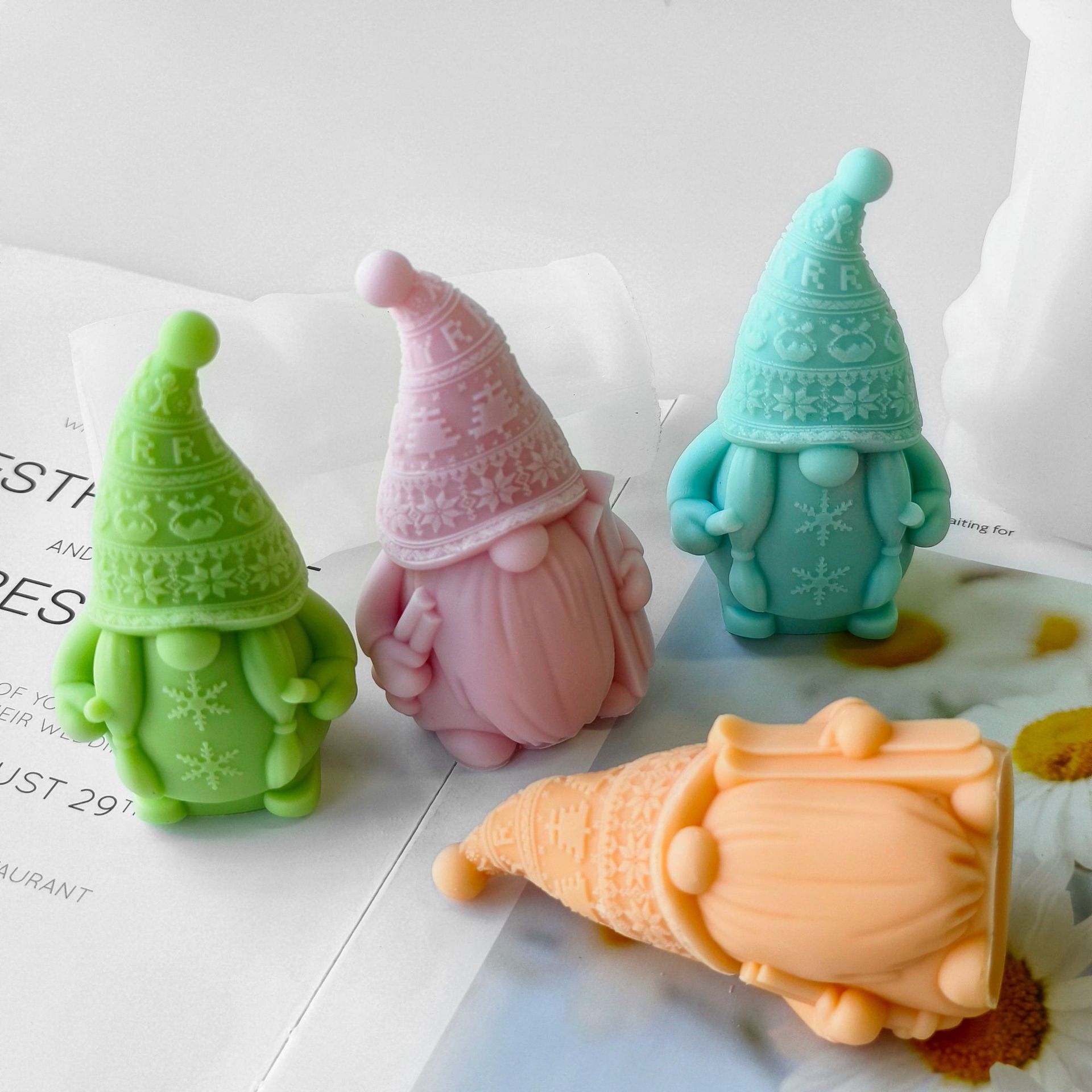 Jiahuimei esquí enano vela molde de silicona DIY hecho a mano aromaterapia vela decoración de yeso herramienta abrasiva