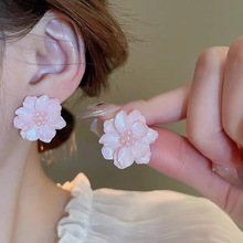 粉色花朵耳环女2024新款爆款小众高级感轻奢耳钉甜美可爱气质耳饰