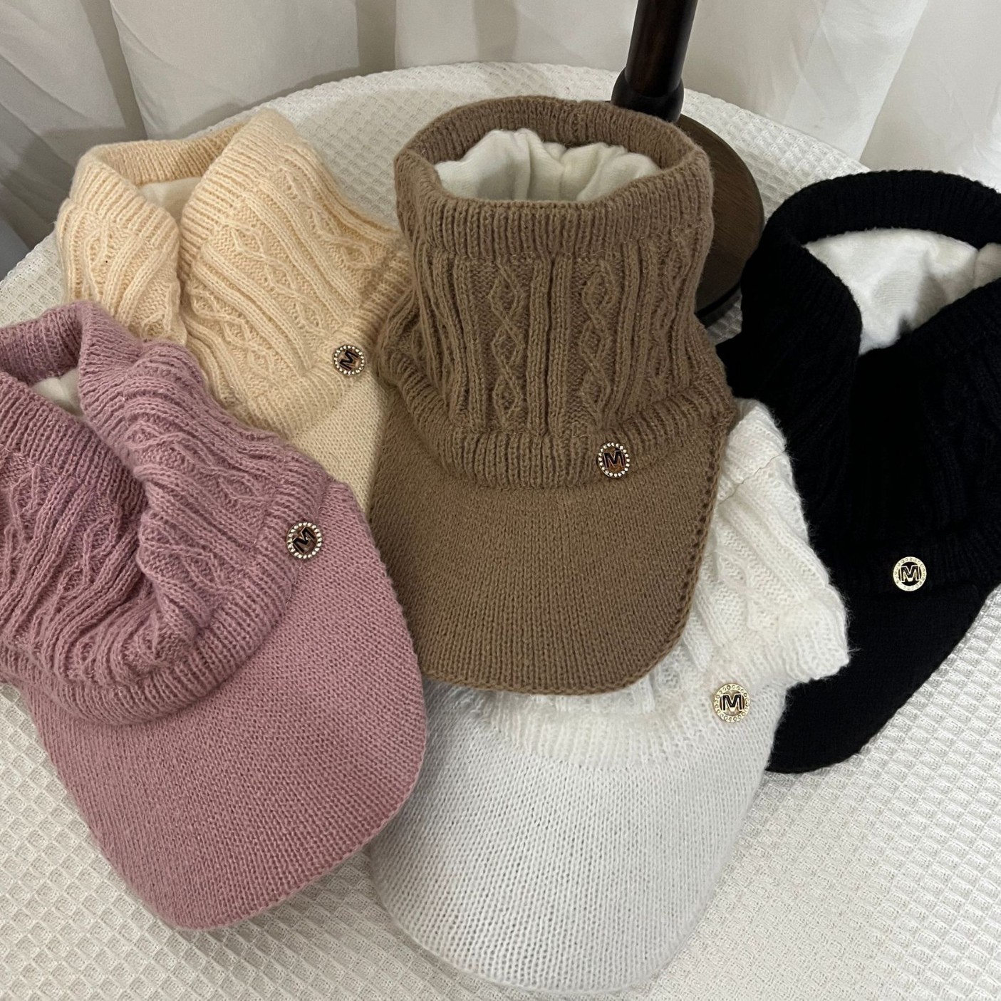 跨境爆新款秋冬空顶鸭舌帽时尚护耳户外毛线帽加绒保暖针织棒球帽