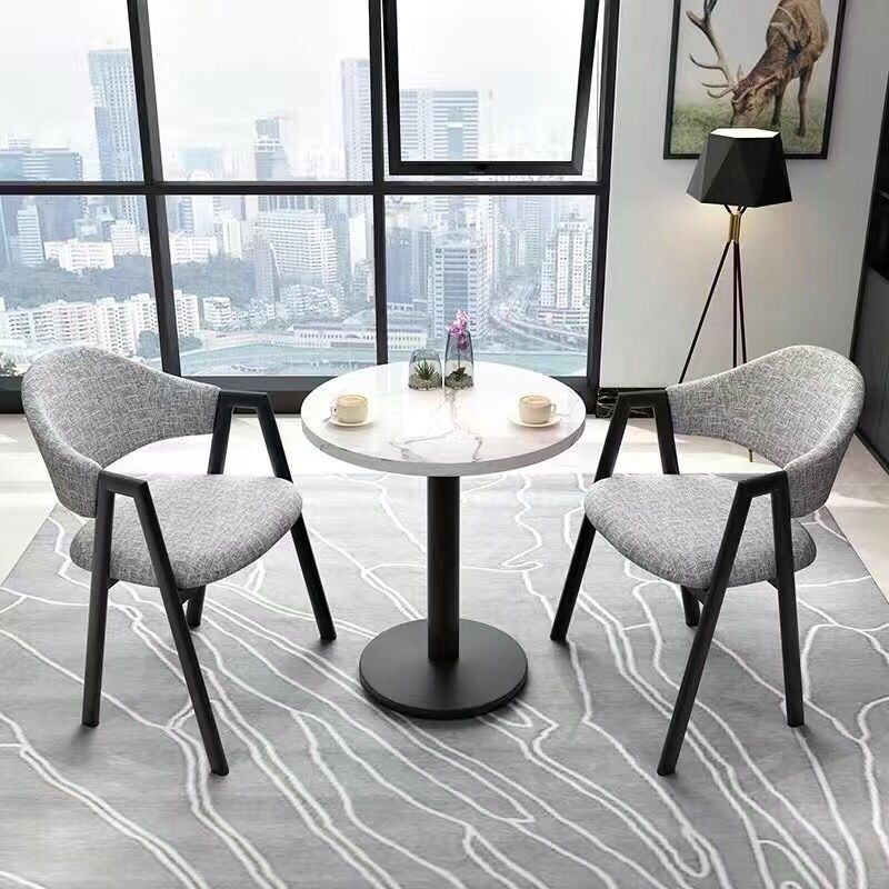 그레이 린넨 60 라운드 테이블 1개와 의자 2개