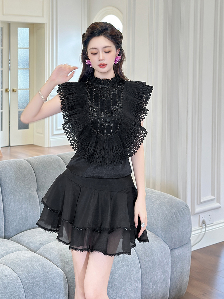 Áo sơ mi nữ kiểu Pháp đính hạt nặng xếp nếp ôm dáng — đen