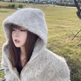 高级感海马毛连帽外套女秋冬宽松加厚针织毛衣慵懒风软糯开衫上衣
