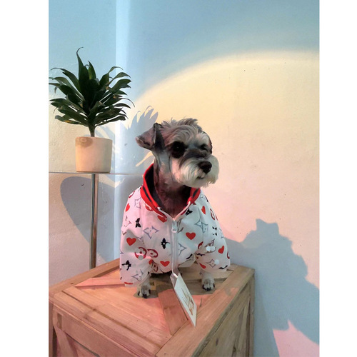 Cross-border foreign trade pet dog clothes small and medium-sized dog Schnauzer Teddy clothes autumn and winter sweatshirt star square flower