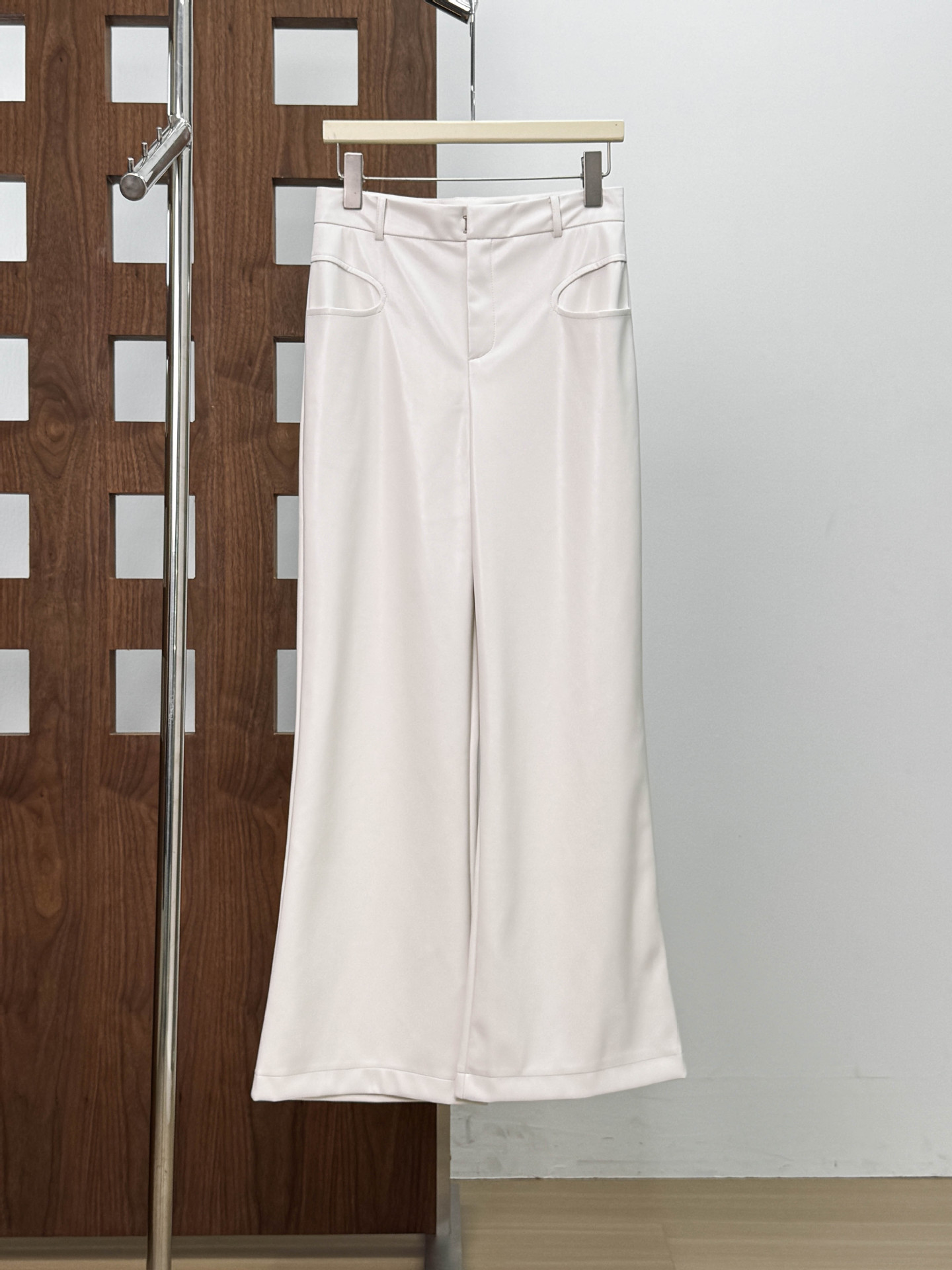 Nuevos pantalones de invierno y otoño 2025 nuevos pantalones de cuero de botón dorado recto con proteína de lana molida de invierno image 6