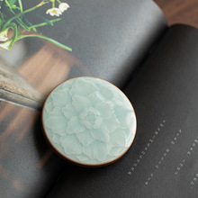 龙泉青瓷手作老梅子青釉下手工影雕高端雕花盖置盖托陶瓷茶道配件