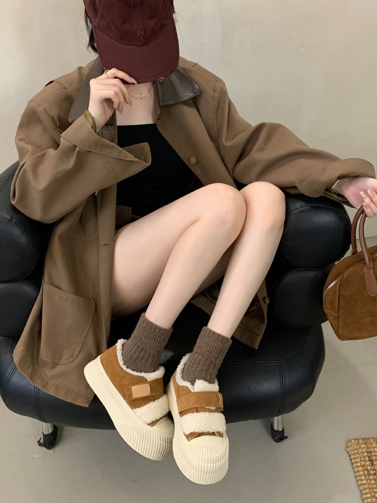 Chaussures ShoeGlobe Grape Mom Automne Hiver Nouvelles Chaussures en cuir véritable à semelle épaisse et doublure en velours épais, chaudes et décontractées, couleur blanc biscuit, pour femmes_voghion.com