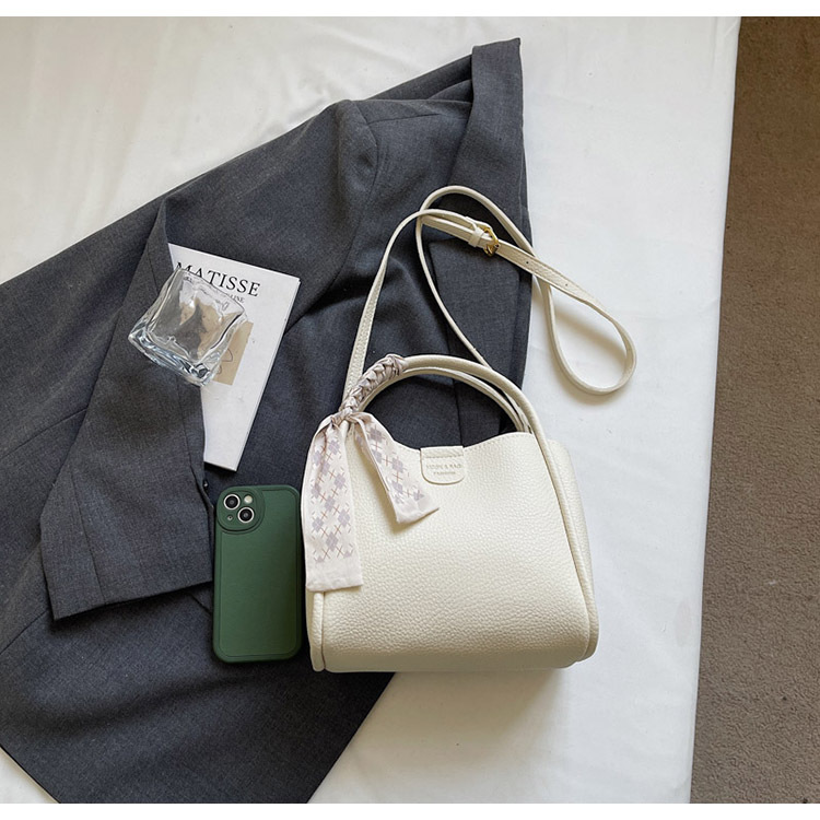 This year, the popular hand-held bucket bag for women in 2025 is a new, fashionable and simple single-shoulder small handbag that is versatile for commuting undefined